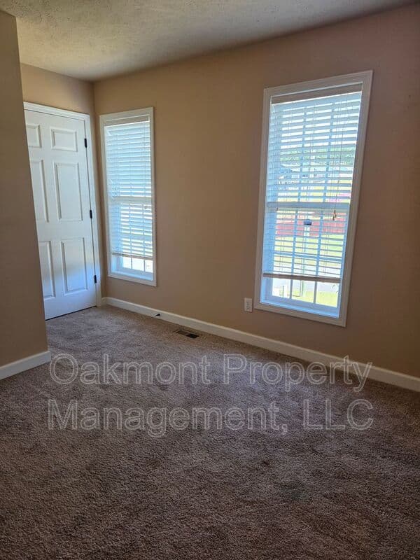 Fayetteville House: 3929 Eastdale Drive