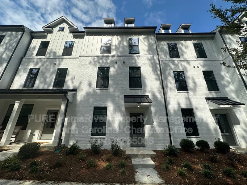 Charlotte House: 2413 Magnolia Blossom Way