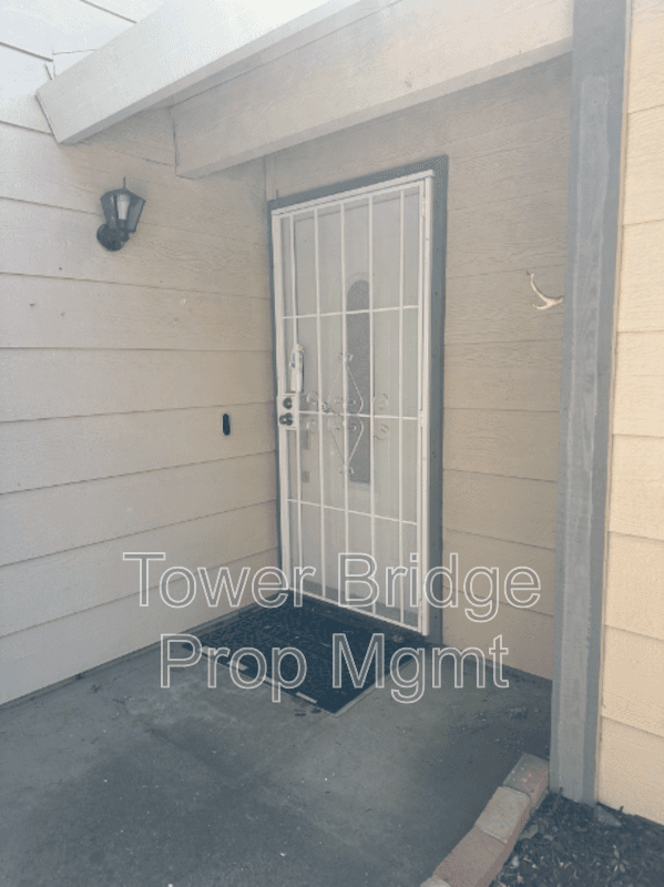 Elk Grove House: 7016 Plume Way