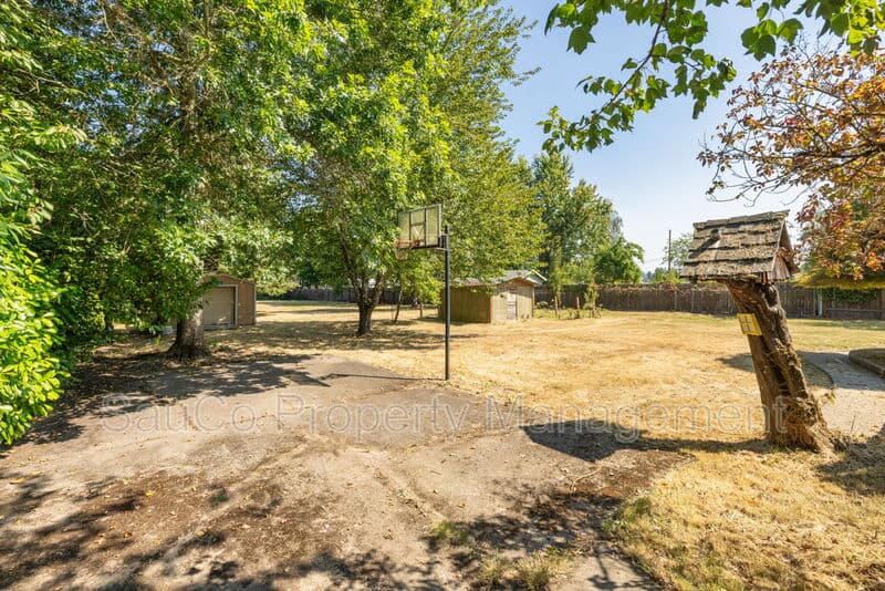 Gresham House: 5301 Southeast Welch Road