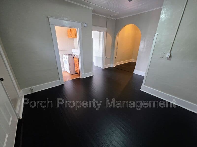 Pensacola Condo: 320 N Barcelona St
