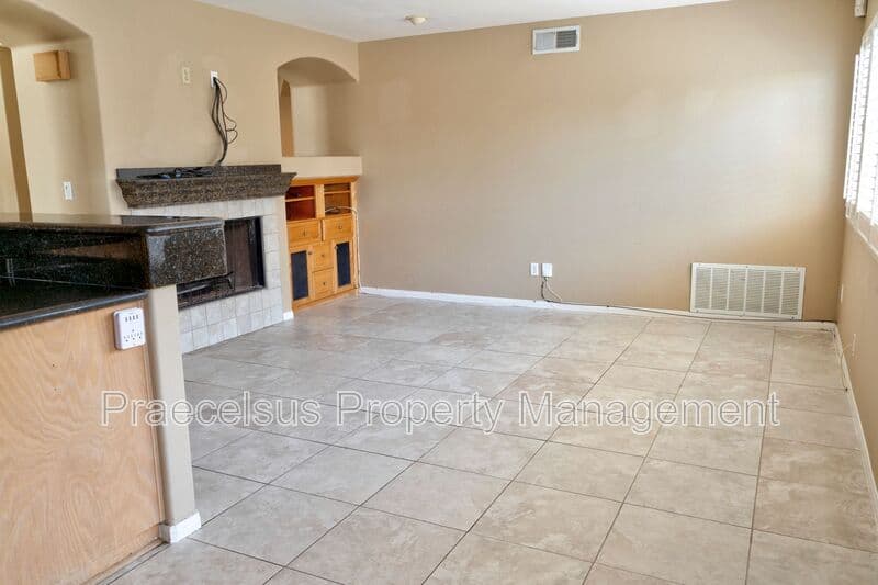 Chula Vista House: 978 Norella St