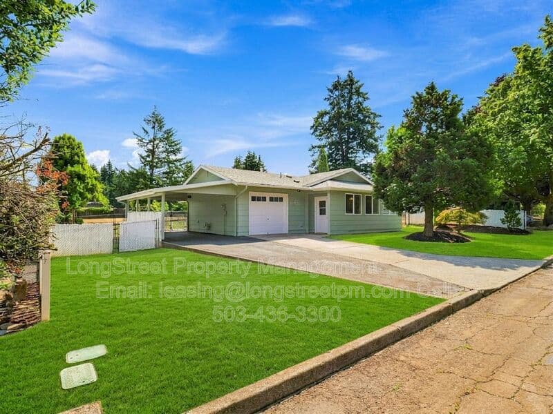Beavercreek House: 22032 S Dans Ave