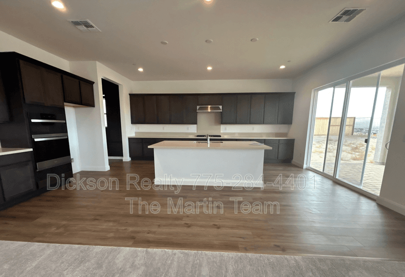 Sparks House: 11635 Vinegar Peak Drive