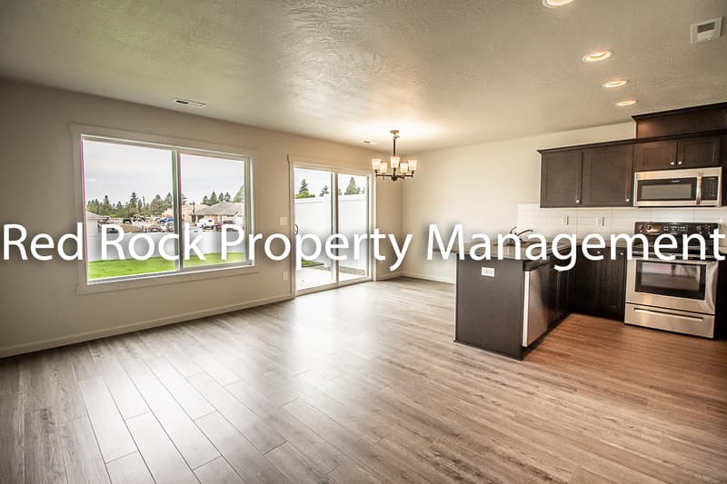 Spokane Valley Condo: 2009 North Flora Road