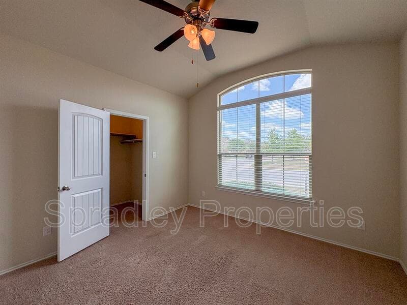 Belton House: 4617 Abergavenny Dr