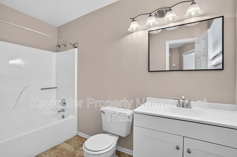 Greensboro House: 3607 McCuiston RD
