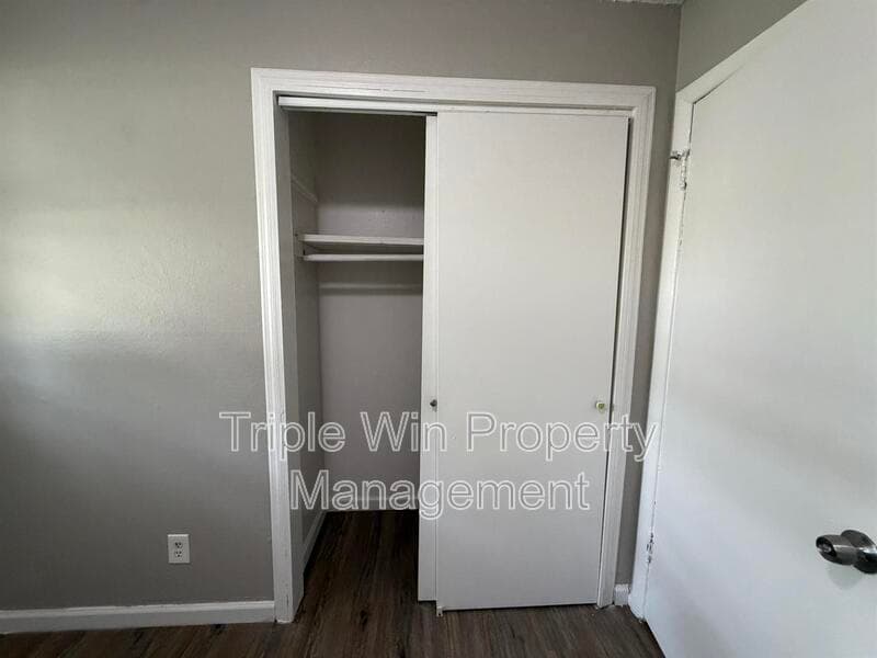Saint Louis House: 1113 Highmont Dr