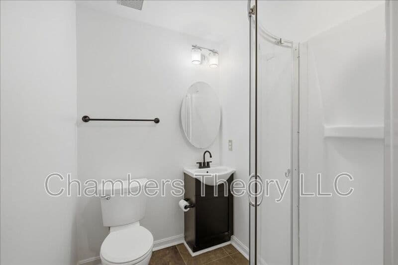Arlington Condo: 2101 N Rolfe St