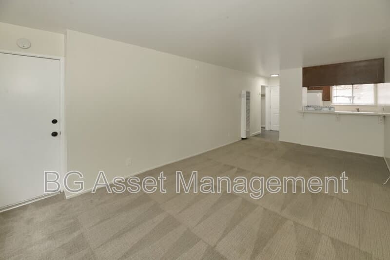 Oakland Condo: 3600 Dimond Avenue
