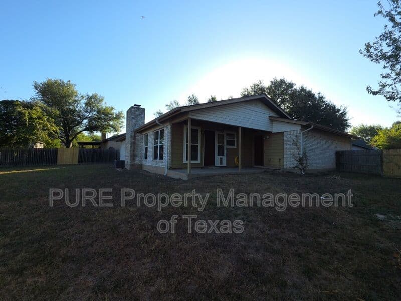 Elgin House: 304 McClendon Dr
