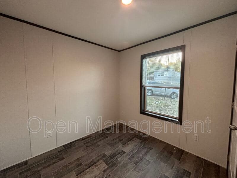 Bismarck House: 725 S 12th St