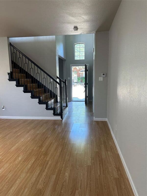 Lewisville House: 800 Pebble Ridge Dr
