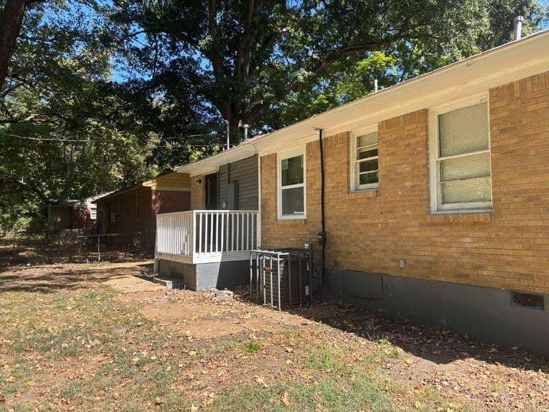 Memphis House: 3581 Kensett Dr