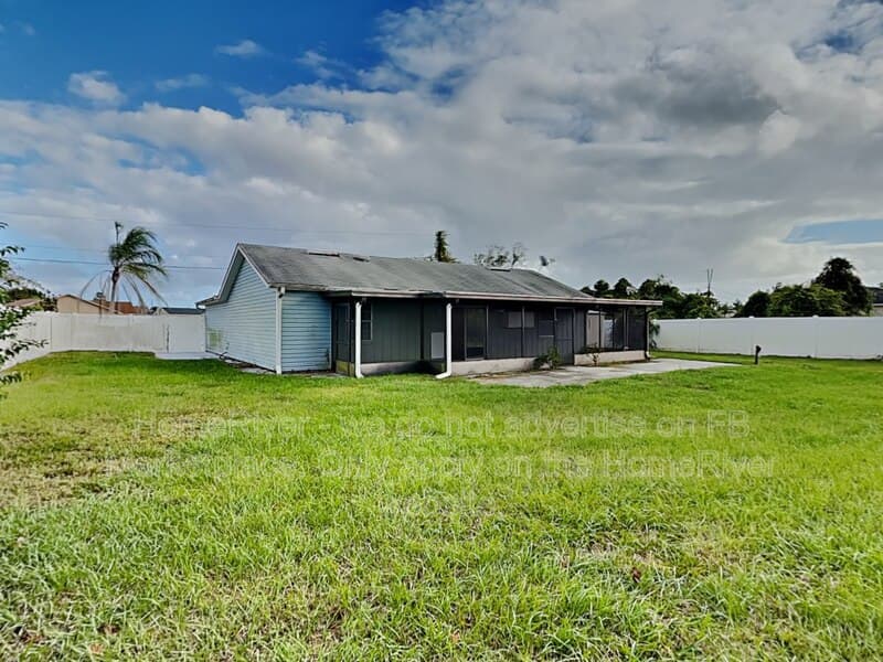 Deltona House: 3484 Commerce Ave