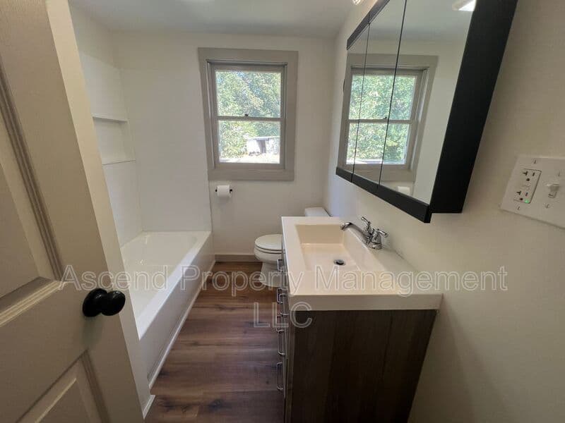 Ringgold House: 346 Julian Rd