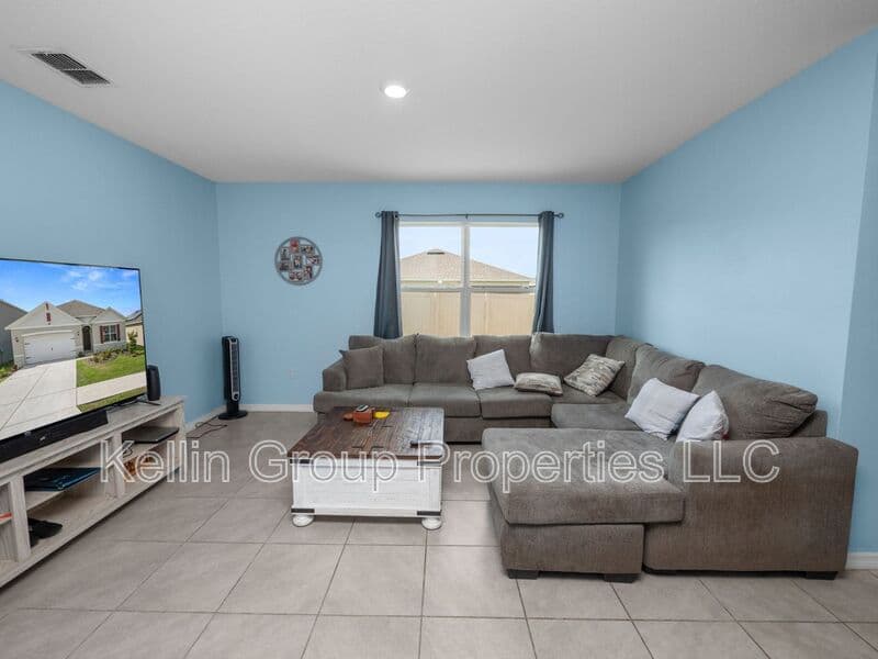 Haines City House: 972 Serchio St