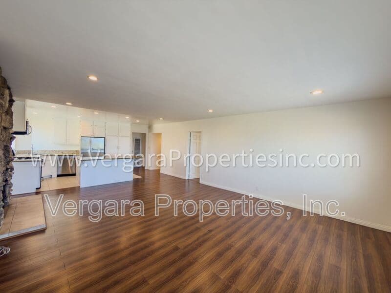 Redondo Beach Condo: 1806 Esplanade
