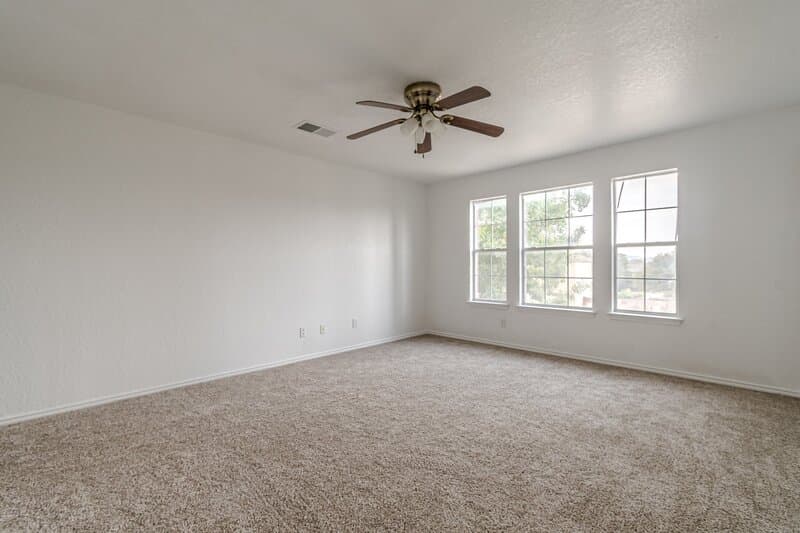 San Antonio House: 11223 Victory Cavern