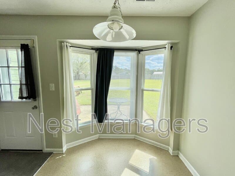 Spring Lake House: 85 Woodwind Dr