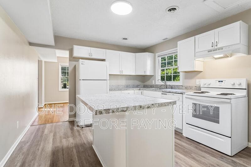 Williamsburg House: 115 King Henry Way