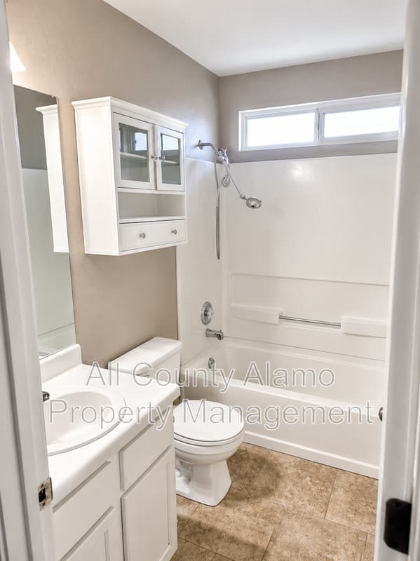Selma House: 9006 Pinseeker