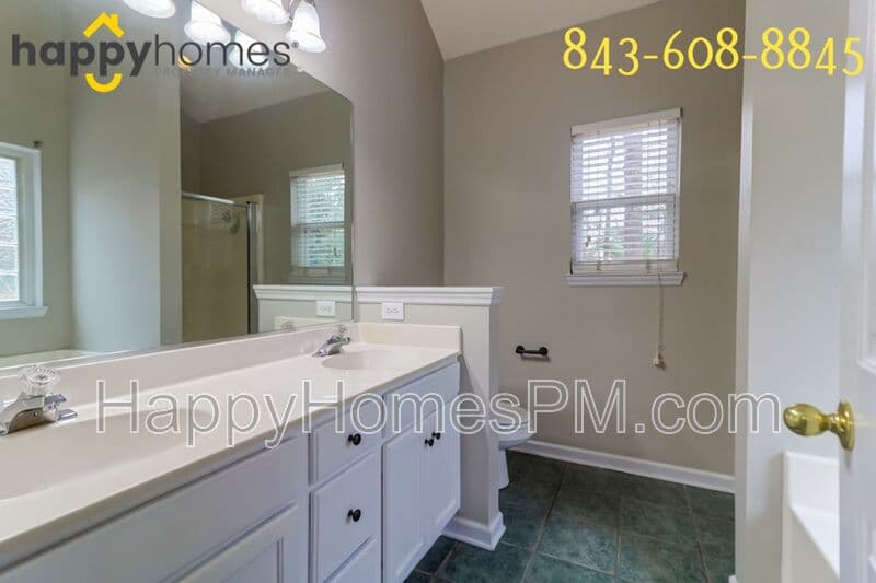 North Charleston House: 7896 Sabalridge Drive