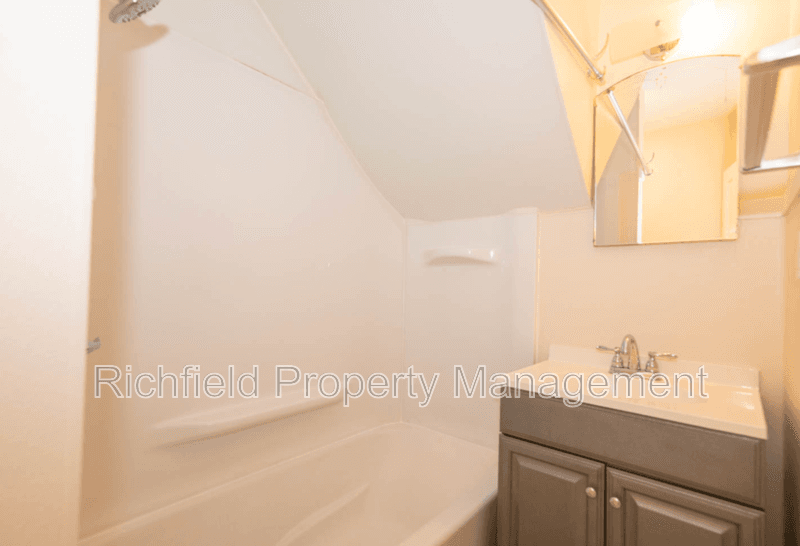 Noblesville Condo: 1562 Clinton St
