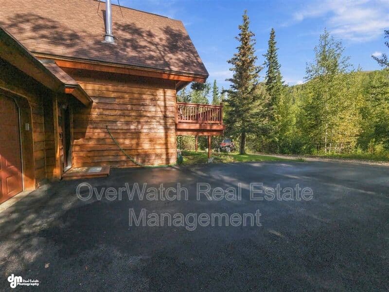 Eagle River House: 10610 High Bluff Dr