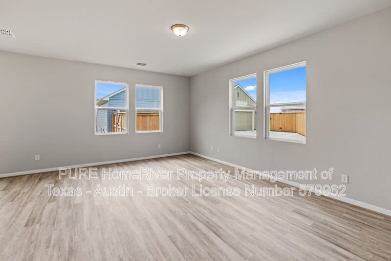 Taylor House: 110 Cherry Blossom Ln