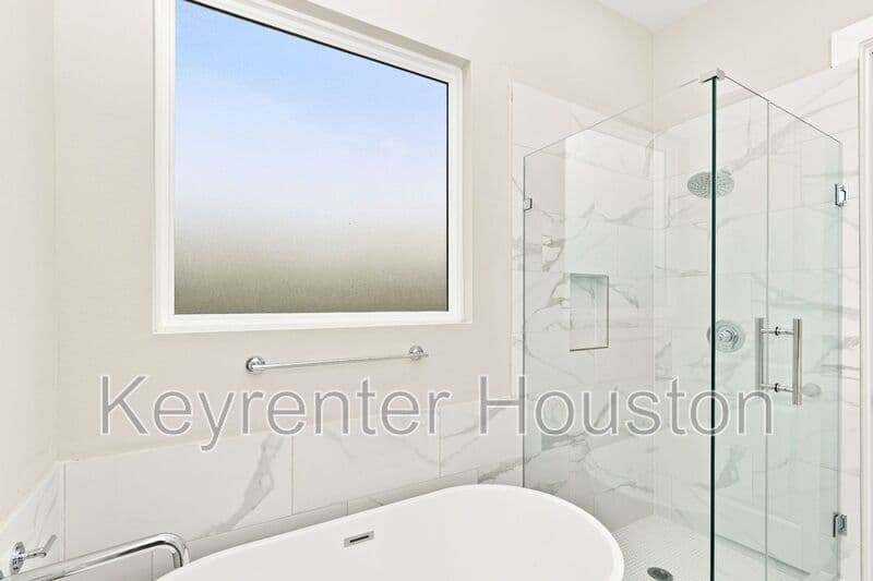 Houston House: 8316 Curry Rd.