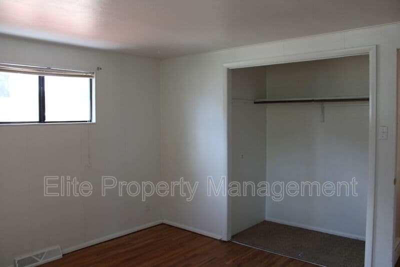 Pueblo House: 1514 Kickapoo Rd