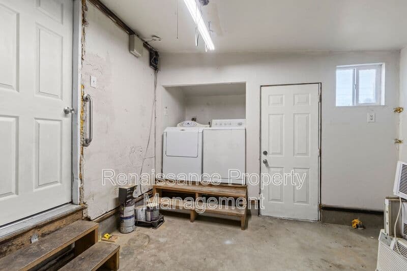 Stockton House: 2406 Telegraph Avenue