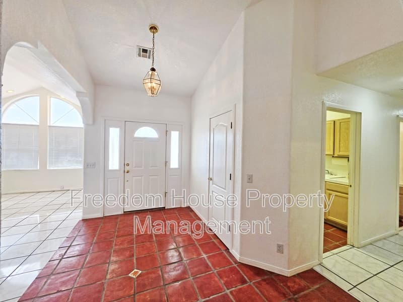 Pahrump House: 2060 River Plate Drive