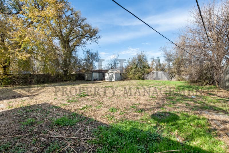 Wichita House: 220 East 44th Street South