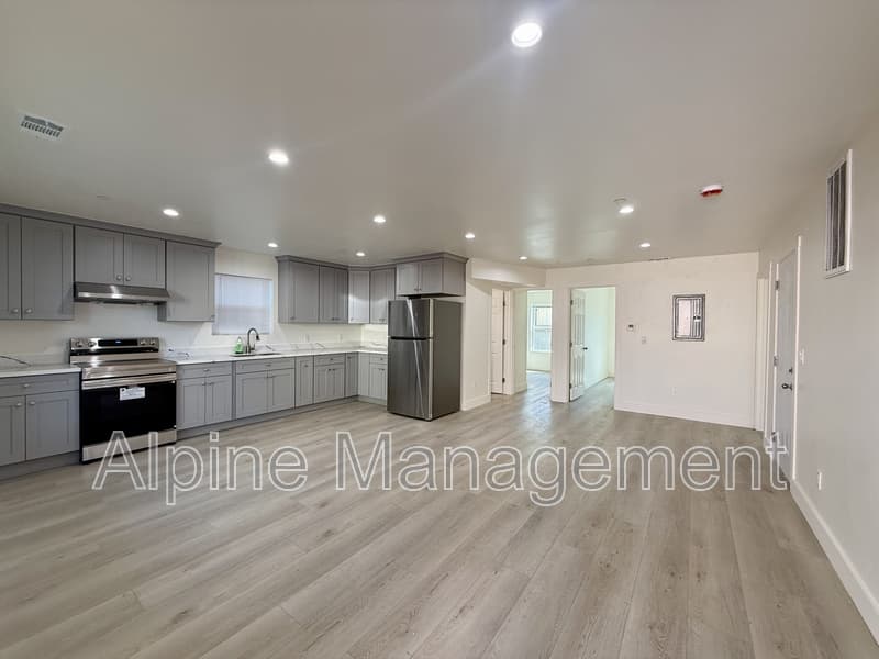 Oakland Condo: 1436 55th Avenue