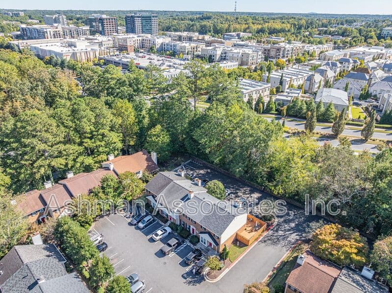 Alpharetta House: 3235 Cape Cir.