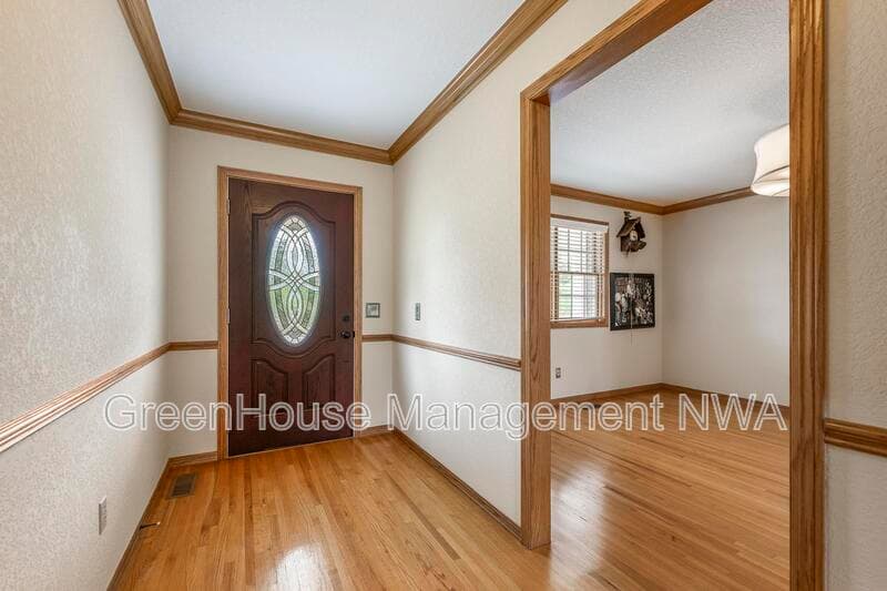 Bentonville House: 1609 SW 2nd Street