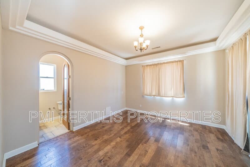 Riverside House: 17425 Cyrus Lane