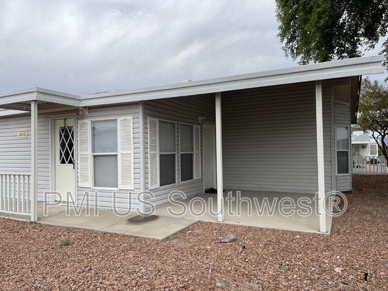 Bullhead City House: 2350 Adobe Rd