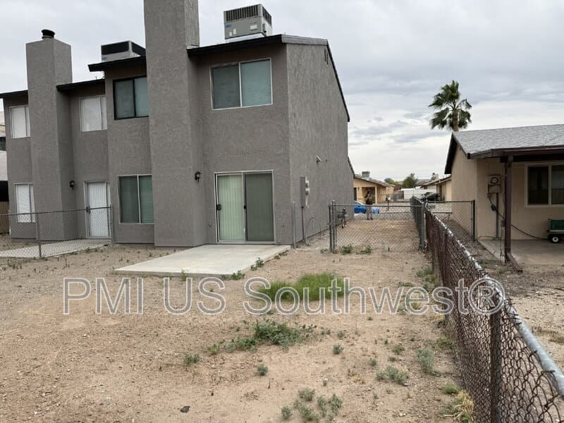 Bullhead City Condo: 405 Anna Circle