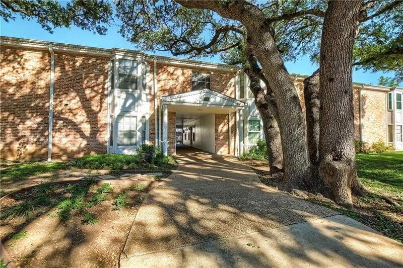 Austin Condo: 1240 Barton Hills Drive