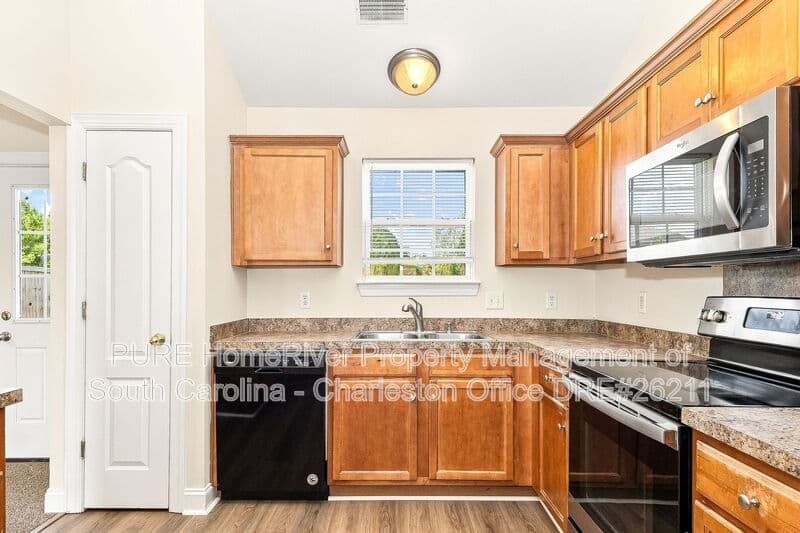 Ladson House: 229 Equinox Cir