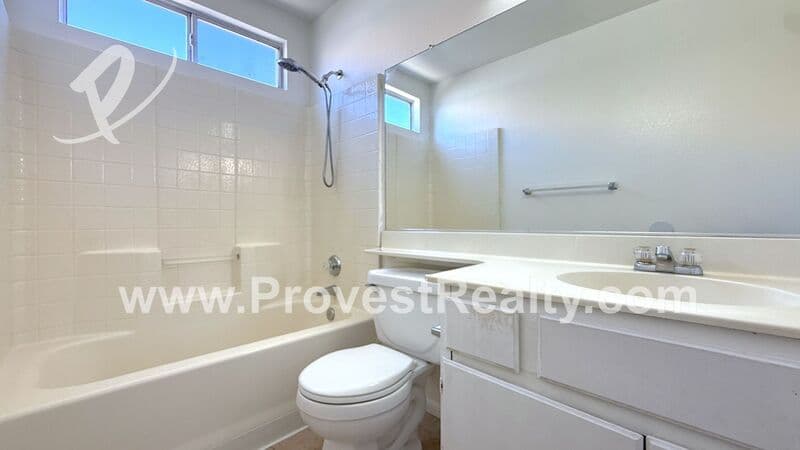 Victorville House: 13591 Monterey Way