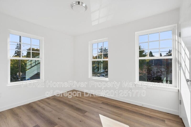 Portland Townhome: 2985 NE Emerson St