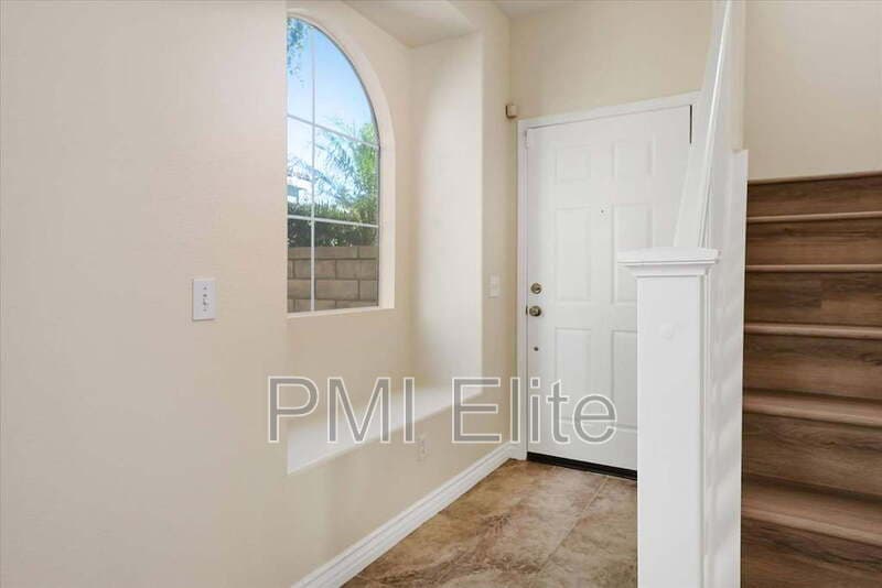 Castaic House: 32029 Cypress Way