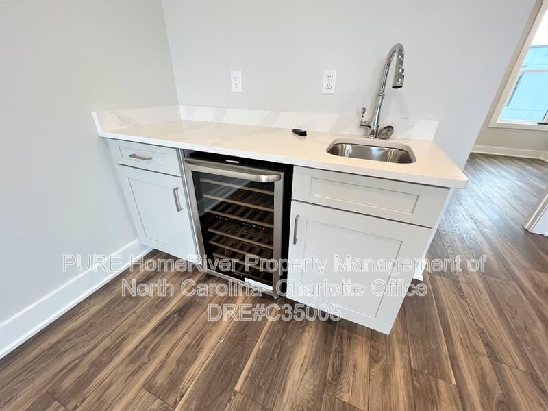 Charlotte House: 611 W Tremont Ave