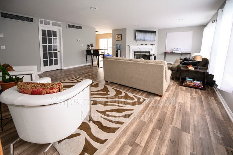 Newark Condo: 12 Krueger CT