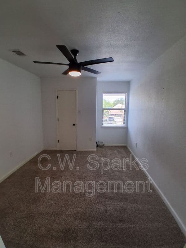 Grapevine House: 1503 Laguna Vista Way