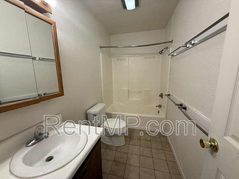 Mt Pleasant Townhome: 722 W Broomfield - Unit H01
